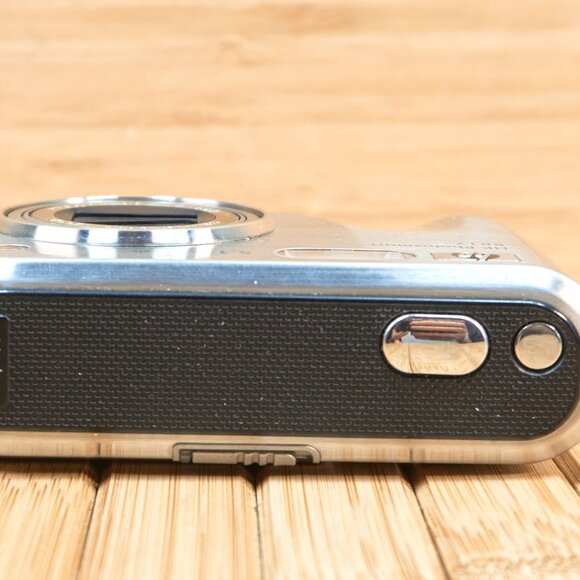 Vintage HP Photosmart R817 5.1MP Digital Camera, 5x Optical Zoom, Pentax Lens - Picture 6 of 7